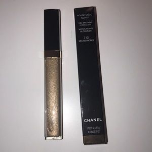 ✨CHANEL lip gloss
